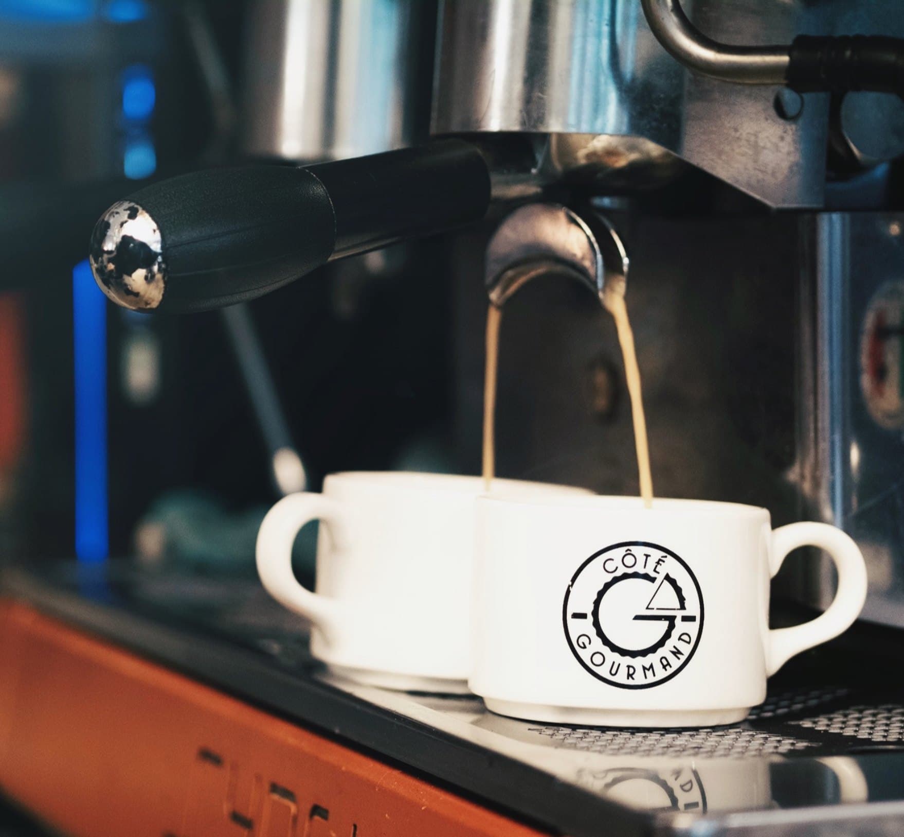 Deux cafés à la machine
